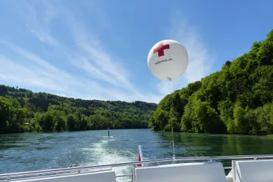 SRK BAllon auf dem Rhein